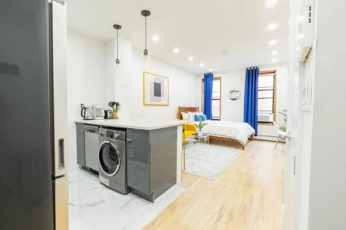 1597-1 Large Studio W D In The Unit Prime Ues New York 0*,  United States